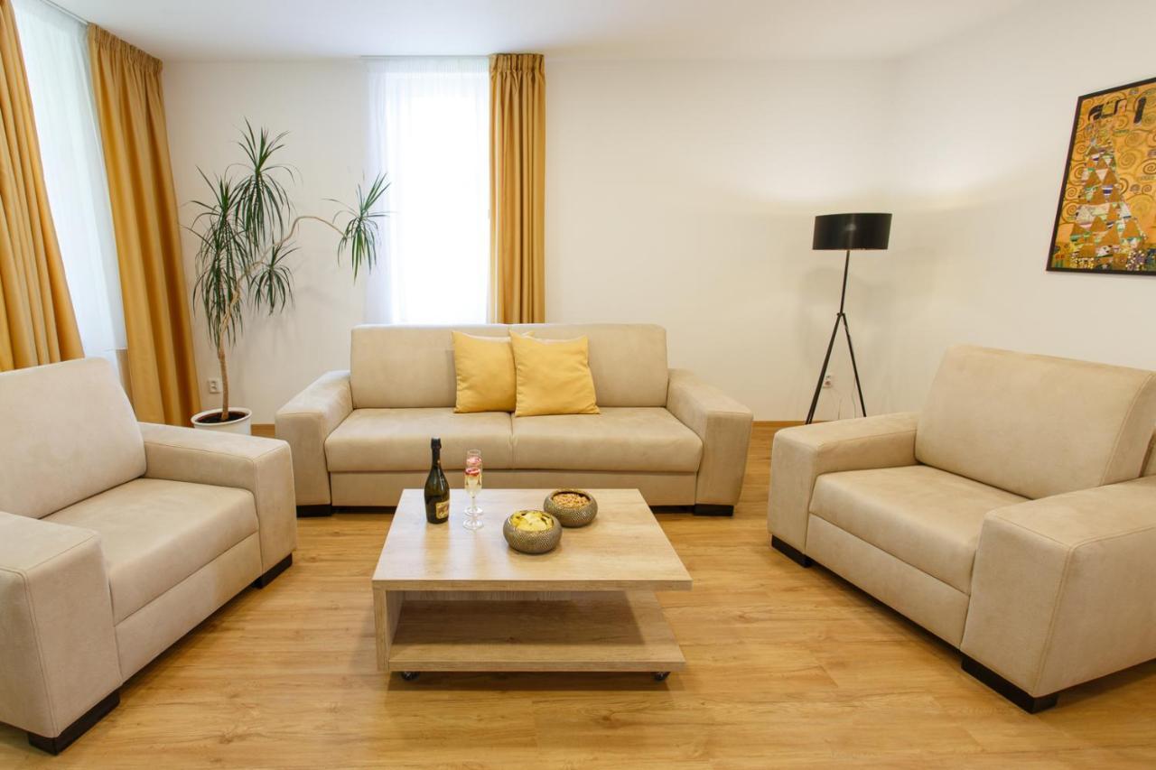 Apartments Villa Whitehouse Ostrava Luaran gambar