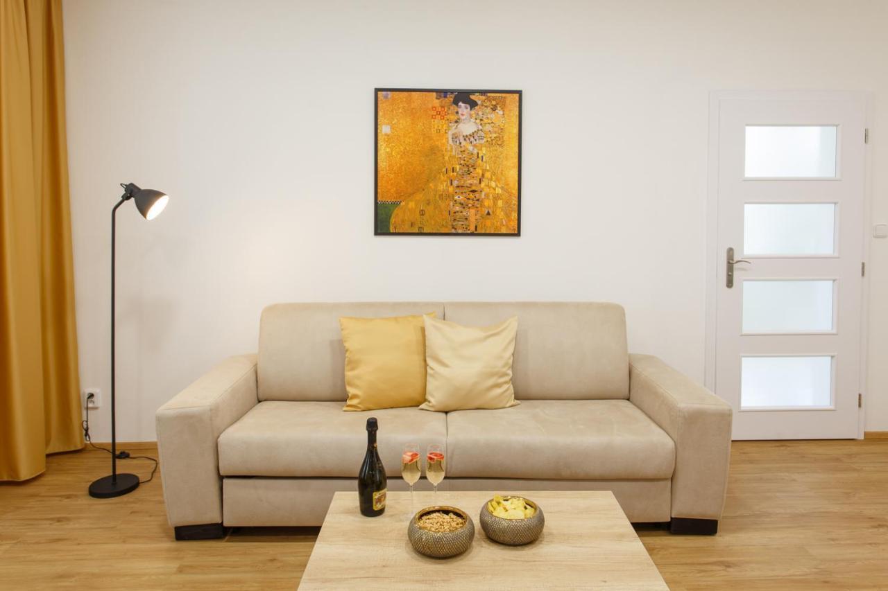 Apartments Villa Whitehouse Ostrava Luaran gambar